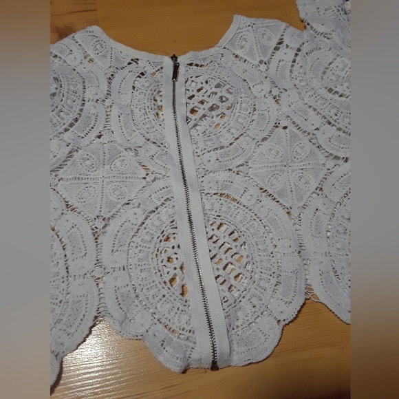 New lace crop top - Picture 6 of 6